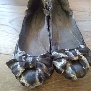 Bear Traps Ballerina shoes